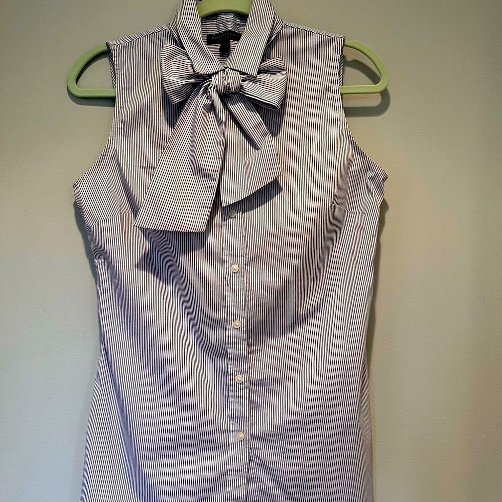 Banana Republic Pinstripe Sleeveless Button Down Shirt